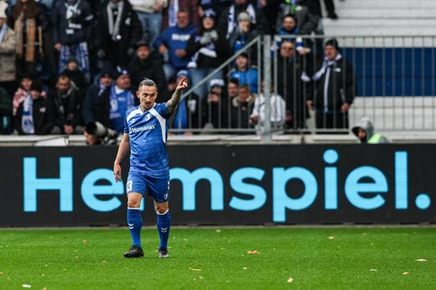 Torjubel - Torschütze Baris Atik (1. FC Magdeburg,23) trifft zum 1-0, das Tor wird wegen Abseits nicht gegeben - 2. Fußball Bundesliga Saison 2025-2026 1. FC Magdeburg vs. Preussen Münster in der Avnet Arena in Magdeburg - Aktion,Fußball,Mann,Männer,Deutschland,26.10.2025