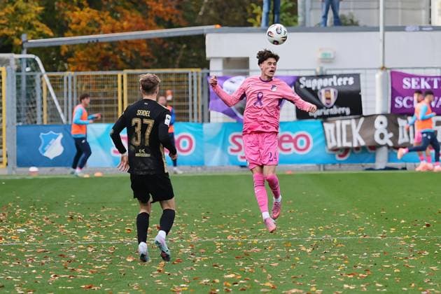 v.li. Paul Seidel (FC Erzgebirge Aue, 37), Luca Erlein (TSG Hoffenheim II, 24) GER, TSG 1899 Hoffenheim II gegen FC Erzgebirge Aue, Fussball, 3.Liga, 12.Spieltag, Spielzeit 2025 2026, 26.10.2025. (DFL DFB REGULATIONS PROHIBIT ANY USE OF PHOTOGRAPHS as IMAGE SEQUENCES and or QUASI-VIDEO). GER,TSG 1899 Hoffenheim II gegen FC Erzgebirge Aue, Fussball, 3.Liga, 12.Spieltag, Spielzeit 2025 2026, 26.10.2025. Hoffenheim Copyright: xEibner-Pressefoto JoergxHirschx EP_JHH