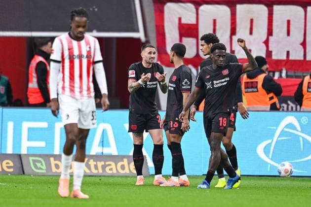 26.10.2025, Fussball, 1. Bundesliga, 8. Spieltag Saison 2025 2026, Bayer Leverkusen - SC Freiburg, Ernest Poku (Bayer Leverkusen) freut sich über das Tor zum 1:0 xRHR-FOTO TKx Copyright: RHR-FOTOx RHR-FOTO TK