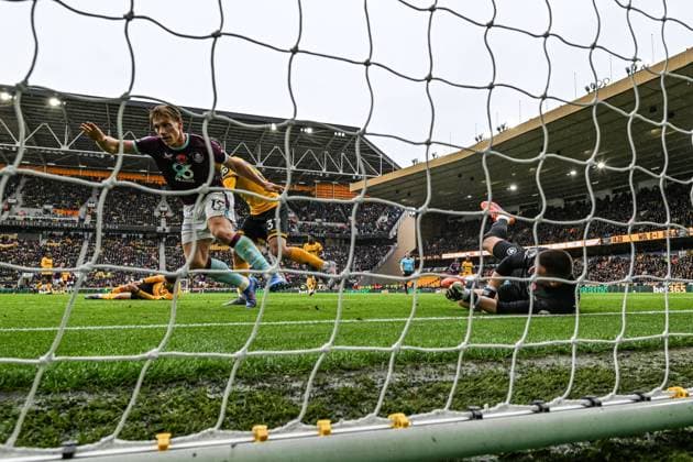 26th October 2025; Molineux Stadium, Wolverhampton, West Midlands, England; Premier League Football, Wolverhampton Wanderers versus Burnley; Zian Flemming of Burnley scores his second goal in the 30th minute for 0-2  GodfreyxPitt