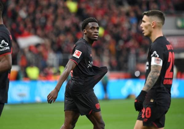 Freude bei Ernest Poku (Bayer 04 Leverkusen) nach seinem Tor zum 1:0 26.10.2025, Fussball 1. Bundesliga, Saison 2025 2026, 8. Spieltag, Bayer 04 Leverkusen - SC Freiburg DFL regulations prohibit any use of photographs as image sequences and or quasi-video Leverkusen BayArena Nordrhein Westfalen Deutschland