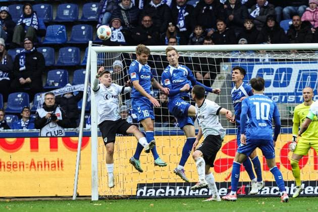 Maximilian Breunig (1. FC Magdeburg,9) und Marcus Mathisen (1. FC Magdeburg,16) - 2. Fußball Bundesliga Saison 2025-2026 1. FC Magdeburg vs. Preussen Münster in der Avnet Arena in Magdeburg - Aktion,Fußball,Mann,Männer,Deutschland,26.10.2025