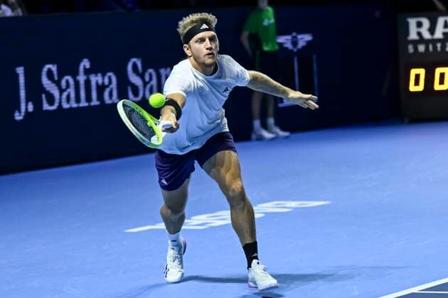 Sport Bilder des Tages 26th October 2025; St. Jakobshalle, Basel, Switzerland; 2025 ATP, Tennis Herren Swiss Indoor Tennis Final Day; Alejandro Davidovich Fokina (ESP) in action during the match against Joao Fonseca (BRA) in the final  DavidxEmm