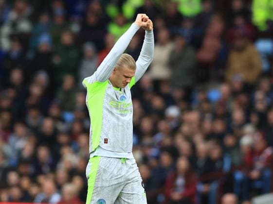 Birmingham, England, 26th October 2025. Erling Haaland of Manchester City stretches his arms during the Aston Villa vs Manchester City Premier League match at Villa Park, Birmingham. Picture credit should read: Jessica Hornby Sportimage EDITORIAL USE ONLY. No use with unauthorised audio, video, data, fixture lists, club league logos or live services. Online in-match use limited to 120 images, no video emulation. No use in betting, games or single club league player publications. SPI_042_JH_Villa_City SPI-4240-0042