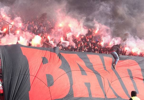 Fussball - 2. Bundesliga - Saison 2025 26 1. FC Kaiserslautern 26.10.2025 Fritz-Walter-Stadion 1. FC Kaiserslautern (fck) - 1. FC Nürnberg (fcn) 1:1 Die Nürnberger Fans vernebeln den Betzenberg 1. FC Kaiserslautern