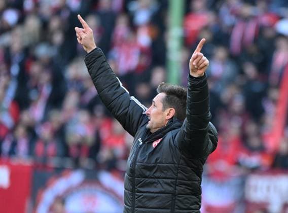 Fussball - 2. Bundesliga - Saison 2025 26 1. FC Kaiserslautern 26.10.2025 Fritz-Walter-Stadion 1. FC Kaiserslautern (fck) - 1. FC Nürnberg (fcn) 1:1 Trainer Miroslav KLOSE (1. FC Nürnberg) 1. FC Kaiserslautern