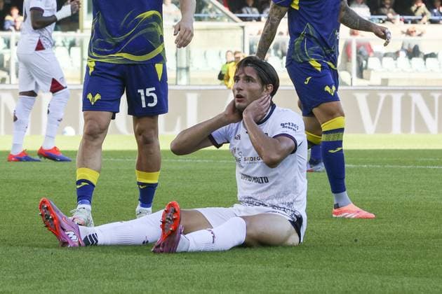 Gennaro Borrelli of Cagliari Calcio expresses disappointment during Hellas Verona FC vs Cagliari Calcio, 8Â° Serie A Enilive 2025-26 game at Marcantonio Bentegodi stadium in Verona (VR), Italy, on October 26, 2025.  Copyright: xDavidexCasentini IPAxSportx xipa-agency.netx xx IPA_67105824 IPA_Agency_IPA67105824