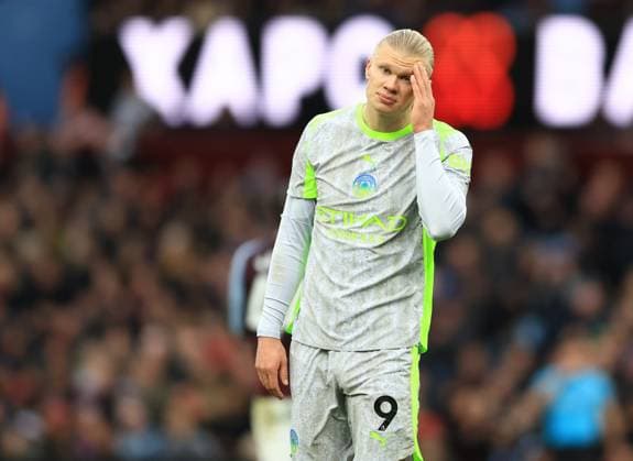 Birmingham, England, 26th October 2025. Erling Haaland of Manchester City frustrated during the Aston Villa vs Manchester City Premier League match at Villa Park, Birmingham. Picture credit should read: Jessica Hornby Sportimage EDITORIAL USE ONLY. No use with unauthorised audio, video, data, fixture lists, club league logos or live services. Online in-match use limited to 120 images, no video emulation. No use in betting, games or single club league player publications. SPI_062_JH_Villa_City SPI-4240-0062