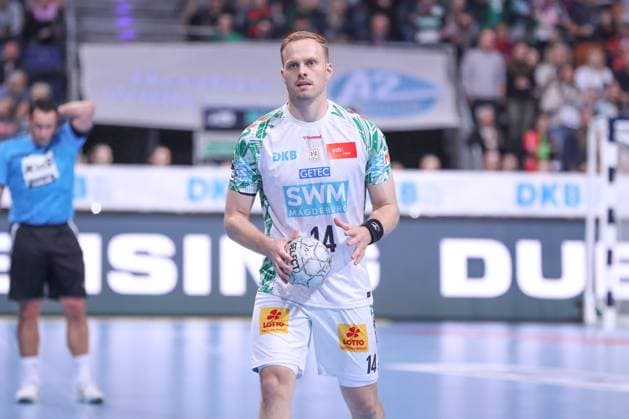 26.10.2025, xgox, Handball - Daikin HBL, TSV Hannover-Burgdorf - SC Magdeburg emspor, v.l. Omar Ingi Magnusson (Magdeburg, 14) am Ball, plays the ball Hannover