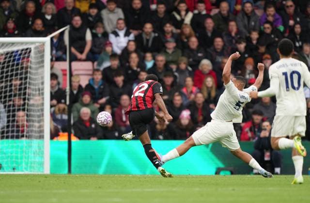 Bournemouth v Nottingham Forest, Premier League, Football, Vitality Stadium, Bournemouth, UK - 26 Oct 2025 GOAL 2-0. Junior Kroupi of Bournemouth scores the second goal for Bournemouth. Bournemouth Vitality Stadium Bournemouth GBR, UK NEWSPAPERS OUT Copyright: xSeanxRyanx