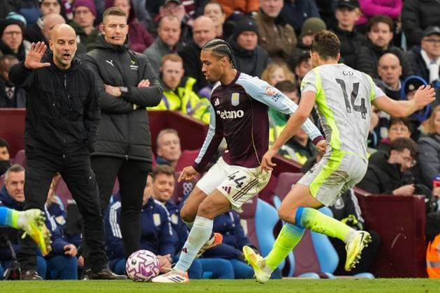 Aston Villa v Manchester City, Premier League Boubacar Kamara of Aston Villa under pressure from Nico Gonzalez of Manchester City during the Aston Villa v Manchester City Premier League match at Villa Park, Birmingham, England on 26 October 2025 Credit: Dylan Hepworth Every Second Media Editorial use only. All images are copyright Every Second Media Limited. No images may be reproduced without prior permission. All rights reserved. Premier League and Football League images are subject to licensing agreements with Football DataCo Limited. see https: www.football-dataco.com Copyright: xIMAGO EveryxSecondxMediax ESM-1641-0059 DylanxHepworthx xEveryxSecondxMediax
