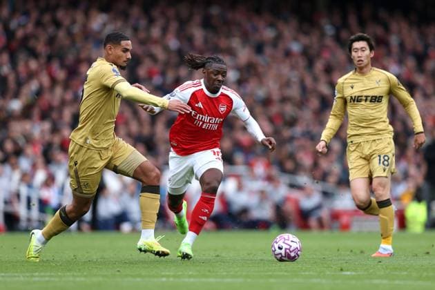 Arsenal v Crystal Palace 26 October 2025 London - Premier League Football - Arsenal v Crystal Palace - Eberechi Eze of Arsenal takes the ball past Maxence Lacroix of Crystal Palace - (Photo by Mark Leech). London UK Copyright: xMarkxLeechxOffside