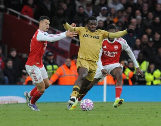 Football - 2025 2026 Premier League - Arsenal vs Crystal Palace - Emirates Stadium - Sunday 26th October 2025 Eddie Nketiah of Crystal Palace and Gabriel Martinelli 