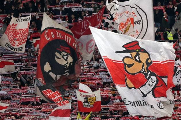 26.10.2025, xrekx, Fussball 1.Bundesliga, VfB Stuttgart - 1.FSV Mainz 05 v.l. VfB Fans ,Stimmung, Schals, Trikot, Fahne, Banner, Ultras, Zuschauer, Besucher, Choreo, Choreografie, atmosphere, spectators, Visitors (DFL DFB REGULATIONS PROHIBIT ANY USE OF PHOTOGRAPHS as IMAGE SEQUENCES and or QUASI-VIDEO) Stuttgart
