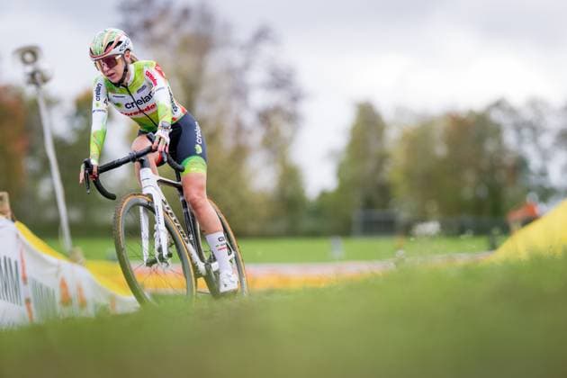 Dutch Inge van der Heijden pictured in action during the women s elite race of the Superprestige race of Overijse, stage 2 (out of 8) in the Superprestige cyclocross competition, in Overijse, Sunday 26 October 2025. JASPERxJACOBS  x138021939x