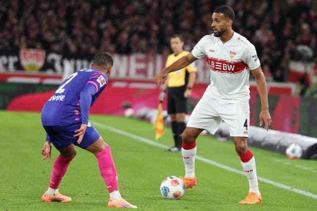 26.10.2025, xrekx, Fussball 1.Bundesliga, VfB Stuttgart - 1.FSV Mainz 05 v.l. Phillipp Mwene (1.FSV Mainz 05) Josha Vagnoman (VfB Stuttgart) (DFL DFB REGULATIONS PROHIBIT ANY USE OF PHOTOGRAPHS as IMAGE SEQUENCES and or QUASI-VIDEO) Stuttgart