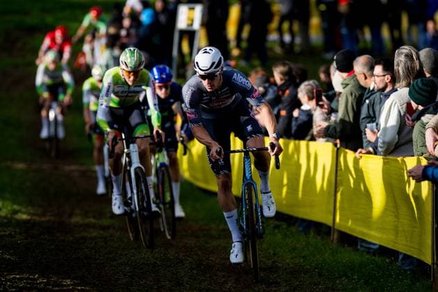 Belgian Niels Vandeputte pictured in action during the men s elite race of the Superprestige race of Overijse, stage 2 (out of 8) in the Superprestige cyclocross competition, in Overijse, Sunday 26 October 2025. JASPERxJACOBS  x138022449x