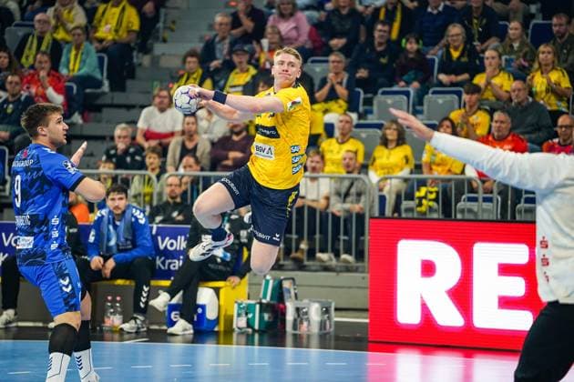 26.10.2025, xdaymx, Handball Daikin HBL, Rhein Neckar Loewen - TVB Stuttgart vl. Gianfranco, Pribetic (TVB Stuttgart) und Haukur, Thrastarson (TVB) Mannheim