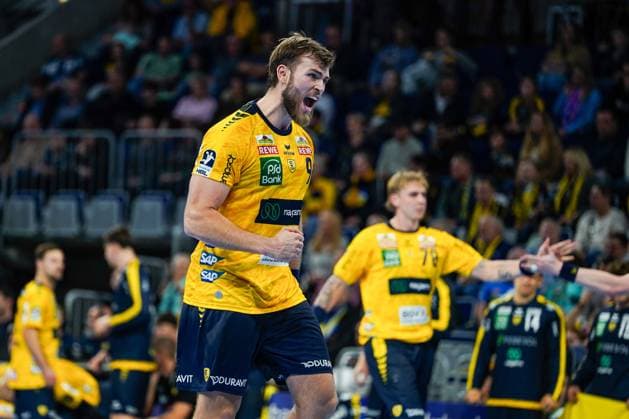 26.10.2025, xdaymx, Handball Daikin HBL, Rhein Neckar Loewen - TVB Stuttgart v.l. Jubel Steven Lucnar Jacobsen (RNL) Mannheim