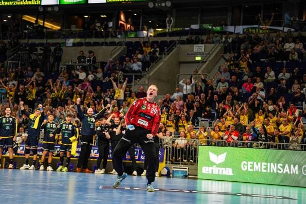 26.10.2025, xdaymx, Handball Daikin HBL, Rhein Neckar Loewen - TVB Stuttgart v.l. Jubel David Späth (RNL) Mannheim