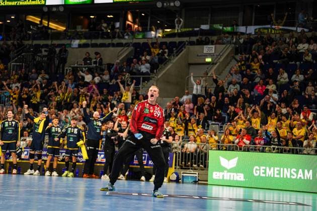 26.10.2025, xdaymx, Handball Daikin HBL, Rhein Neckar Loewen - TVB Stuttgart v.l. Jubel David Späth (RNL) Mannheim