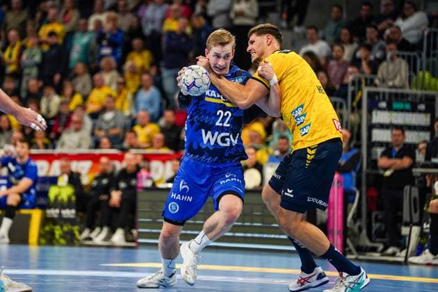 26.10.2025, xdaymx, Handball Daikin HBL, Rhein Neckar Loewen - TVB Stuttgart v.l. Torben Matzken (TVG) & Sebastian Heymann (RNL) Mannheim