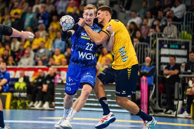 26.10.2025, xdaymx, Handball Daikin HBL, Rhein Neckar Loewen - TVB Stuttgart v.l. Torben Matzken (TVG) & Sebastian Heymann (RNL) Mannheim