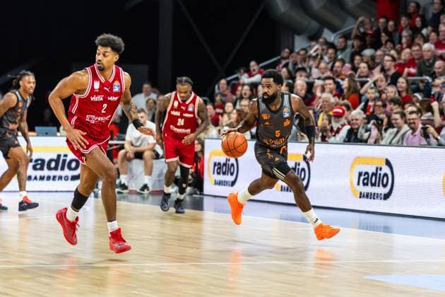 GER, easy-Credit Basketball-Bundesliga, BMA365 Bamberg Baskets - Niners Chemnitz. 26.10.2025, BROSE Arena, Bamberg, GER, easy-Credit Basketball-Bundesliga, BMA365 Bamberg Baskets - Niners Chemnitz. Corey Davis Jr. (Niners Chemnitz, 5) Foto Alexander Trienitz Bamberg BROSE Arena Bayern Deutschland