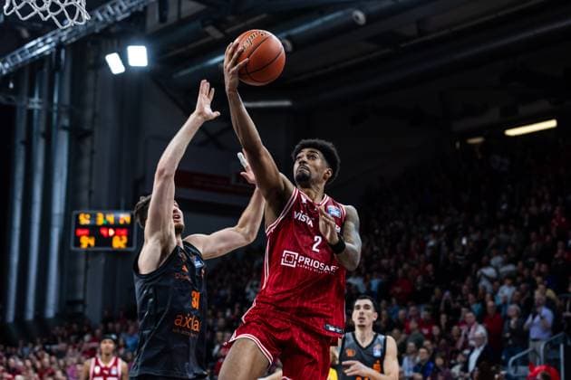 GER, easy-Credit Basketball-Bundesliga, BMA365 Bamberg Baskets - Niners Chemnitz. 26.10.2025, BROSE Arena, Bamberg, GER, easy-Credit Basketball-Bundesliga, BMA365 Bamberg Baskets - Niners Chemnitz. Ibi Watson (BMA365 Bamberg Baskets, 2) Foto Alexander Trienitz Bamberg BROSE Arena Bayern Deutschland
