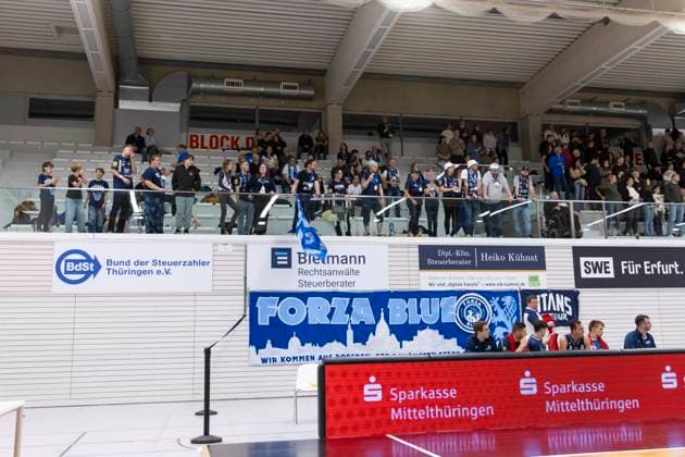 BARMER 2. Basketball Bundesliga ProB Süd: CATL Basketball Löwen vs. Dresden Titans; Erfurt; 26.10.2025 Dresden Titans Fans BARMER 2. Basketball Bundesliga ProB Süd: CATL Basketball Löwen vs. Dresden Titans; Riethsporthalle Erfurt; 26.10.2025 Copyright: xBEAUTIFULxSPORTS Duehringx