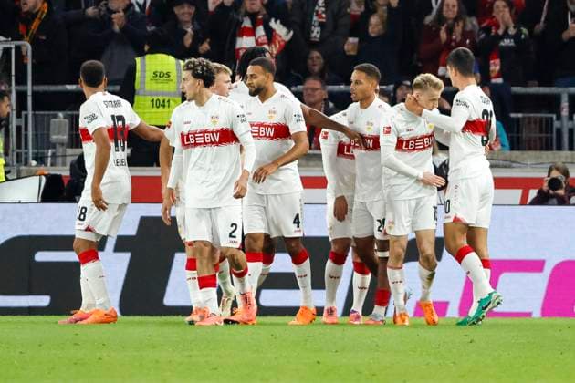 Torjubel VfB Stuttgart beim 1:1 durch Chris Führich, Fuhrich (VfB Stuttgart, 10) , Deutschland, Fussball, 1. Bundesliga, 8.Spieltag, 2025 2026, VfB Stuttgart vs. 1.FSV Mainz 05, 26.10.2025, MHP Arena, Stuttgart, Deutschland Stuttgart MHP Arena Baden-Württemberg Deutschland Copyright: xGrantxHubbsx