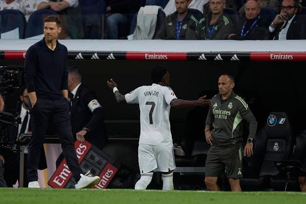 Vinicius Jr (Real Madrid CF) gestures during the LaLiga EA Sports match between Real Madrid v FC Barcelona, Barca at Santiago BernabÃ u on October 26, 2025 in Madrid, Spain. (Photo by Manu Reino DeFodi Images) Vinicius Jr Real Madrid CF gestures during the LaLiga EA Sports match between Real Madrid v FC Barcelona at Santiago BernabÃ u on October 26, 2025 in Madrid, Spain Photo by Manu Reino DeFodi Images