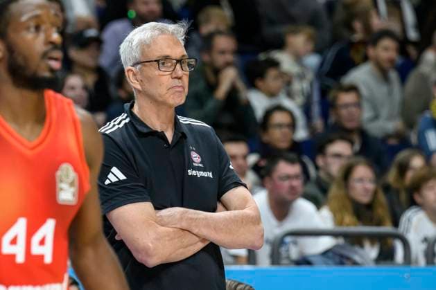 GER, Berlin, Basketball, Alba Berlin vs FC Bayern Basketball - in der Uber Arena, BBL, Spieltag 5, im Bild v.l.: Gordon Herbert (FCB, Trainer), 26.10.2025 Copyright: HMBxMedia UwexKoch