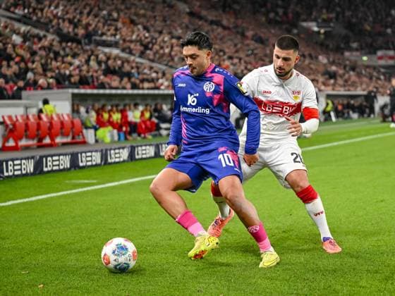 Nadiem Amiri (1. FSV Mainz 05) und Deniz Undav (VfB Stuttgart) im Zweikampf waehrend des Spiels der 1. Bundesliga zwischen VfB Stuttgart und 1. FSV Mainz 05, MHPArena Stuttgart am 26. October 2025 in Stuttgart, Deutschland. (Foto von Harry Langer DeFodi Images) +++ Nadiem Amiri (1. FSV Mainz 05) und Deniz Undav (VfB Stuttgart) battle for the ball during the Bundesliga match between VfB Stuttgart and 1. FSV Mainz 05 at MHPArena Stuttgart on October 26, 2025 in Stuttgart, Germany. (Photo by Harry Langer DeFodi Images) DFL regulations prohibit any use of photographs as image sequences and or quasi-video. (Photo by Harry Langer DeFodi Images) DFL regulations prohibit any use of photographs as image sequences and or quasi-video. Nadiem Amiri 1 FSV Mainz 05 and Deniz Undav VfB Stuttgart in a duel during the Bundesliga match between VfB Stuttgart and 1 FSV Mainz 05, MHPArena Stuttgart on October 26, 2025 in Stuttgart, Germany Photo by Harry Langer DeFodi Images Nadiem Amiri 1 FSV Mainz 05 and Deniz Undav VfB Stuttgart battle for the ball during the Bundesliga match between VfB Stuttgart and 1 FSV Mainz 05 at MHPArena Stuttgart on October 26, 2025 in Stuttgart, Germany Photo by Harry Langer DeFodi Images DFL regulations prohibit any use of photographs as image sequences and or quasi video Photo by Harry Langer DeFodi Images DFL regulations prohibit any use of photographs as image sequences and or quasi video