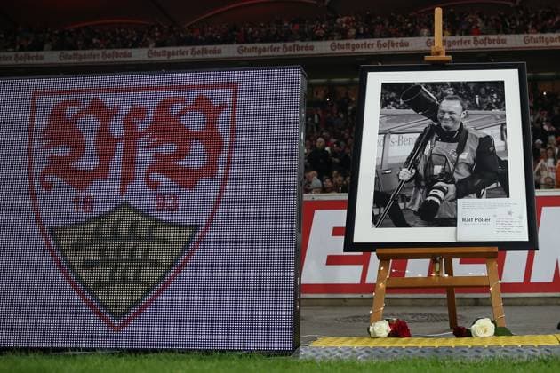 26.10.2025, xrekx, Fussball 1.Bundesliga, VfB Stuttgart - 1.FSV Mainz 05 v.l. Trauer um Fotografen Ralf Poller Ruhe in Frieden (DFL DFB REGULATIONS PROHIBIT ANY USE OF PHOTOGRAPHS as IMAGE SEQUENCES and or QUASI-VIDEO) Stuttgart