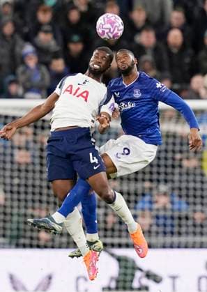 Liverpool, England, 26th October 2025. Kevin Danso of Tottenham challenged by Beto of Everton during the Everton vs Tottenham Hotspur Premier League match at Hill Dickinson Stadium, Liverpool. Picture credit should read: Andrew Yates Sportimage EDITORIAL USE ONLY. No use with unauthorised audio, video, data, fixture lists, club league logos or live services. Online in-match use limited to 120 images, no video emulation. No use in betting, games or single club league player publications. SPI_047_AY_Everton_Spurs SPI-4241-0047