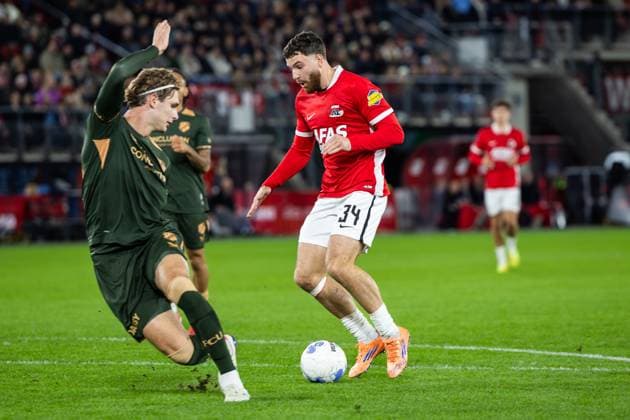 ALKMAAR , 26-10-2025 , AFAS Stadium , season 2025 2026 , Dutch Eredivisie football , match between AZ and FC Utrecht , Picture shows AZ player Mees de Wit scoring the 4-1. AZ - Utrecht  x31703684x Copyright:
