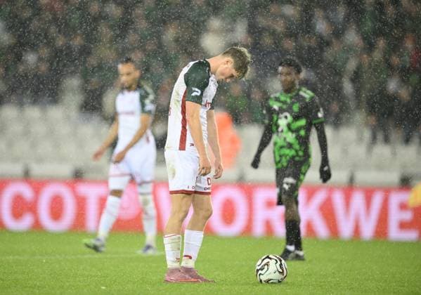 Essevee s Thomas Claes reacts during a soccer match between Cercle Brugge and Zulte Waregem, Sunday 26 October 2025 in Brugge, on day 12 of the 2025-2026 Jupiler Pro League first division of the Belgian championship. JOHNxTHYS  x138027193x
