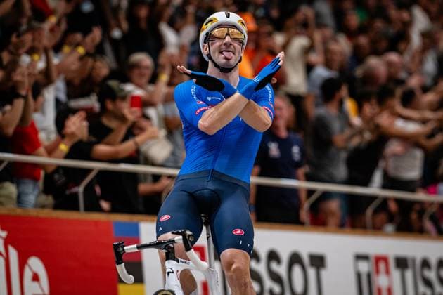 Sport Bilder des Tages VIVIANI Elia: UCI Track cycling, Rad, Radsport, Bahnrad, Bahn World Championships 2025 VIVIANI Elia ( ITA ) Italy Querformat - quer - horizontal - Landscape - Event Veranstaltung: UCI Track Cycling World Championships 2025 - Category Kategorie: Cycling - Track Cycling World Championships - Elite Men - Location Ort: South America Chile - Santiago de Chile - Velodromo Parque Penalolen Instituto - Discipline: Elimination Race - Distance: ... m - Date Datum: 26.10.2025 Sunday Day 5 - *** VIVIANI Elia UCI Track Cycling World Championships 2025 VIVIANI Elia ITA Italy Landscape horizontal Landscape Event Event UCI Track Cycling World Championships 2025 Category Category Cycling Track Cycling World Championships Elite Men Location Place South America Chile Santiago de Chile Velodromo Parque Penalolen Instituto Discipline Elimination Race Distance m Date Date 26 10 2025 Sunday Day 5