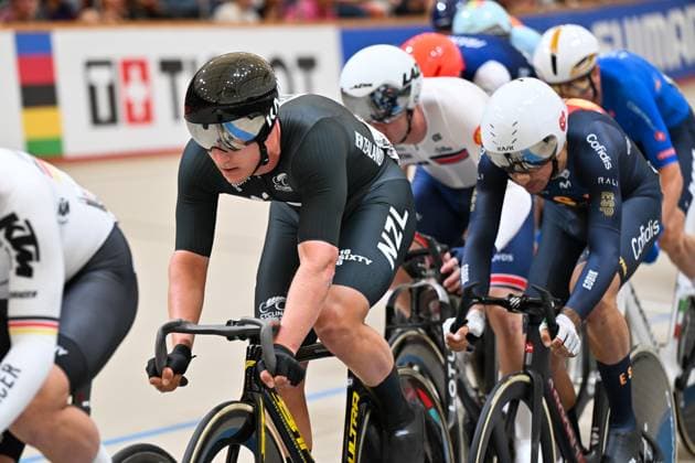 2025 Tissot UCI Track World Championships Picture by Simon Wilkinson SWpix.com - 26 10 2025 - Cycling - 2025 Tissot UCI Track World Championships - Velodromo PenalolÃ n, Santiago, Chile - Men s Elimination Race - Campbell Stewart (New Zealand) Copyright: x xSWpix.comx(t axPhotographyxHubxLtd)xSimonxWilkinson SWpix.comx SWP-3030-11882