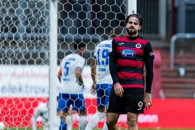3. Liga: Viktoria Köln - Hansa Rostock; 26.10.2025 Lex Tyger Lobinger (FC Viktoria Köln, 9) frustriert nach einer verpassten Chance 3. Liga: Viktoria Köln - Hansa Rostock, Köln, Sportpark Höhenberg am 26.10.2025 DFB REGULATIONS PROHIBIT ANY USE OF PHOTOGRAPHS AS IMAGE SEQUENCES AND OR QUASI-VIDEO. Copyright: xBEAUTIFULxSPORTS Wunderlx