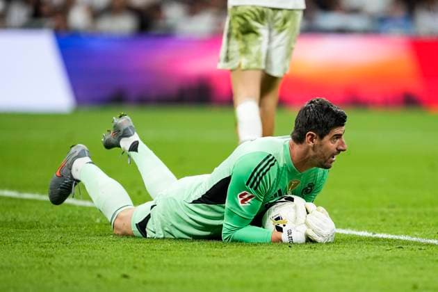 October 26, 2025, Madrid, Madrid, Spain: Thibaut Courtois of Real Madrid CF in action during the Spanish League, LaLiga EA Sports, football match played between Real Madrid C.F. and FC Barcelona, Barca at Santiago Bernabeu stadium on October 26, 2025, in Madrid, Spain. Madrid Spain - ZUMAa181 20251026_zaa_a181_221 Copyright: xOscarxJ.xBarrosox