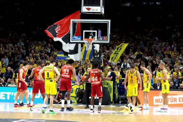 DEU, easyCredit BBL, ALBA vs. Bayern Muenchen, 26.10.2025, Uber-Arena, Berlin, DEU, easyCredit BBL, ALBA vs. Bayern Muenchen, im Bild Freiwurf von Kamar Baldwin (FC Bayern Muenchen 44)