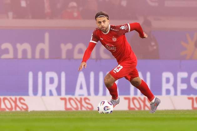 Fußball 3.Liga, 12.Spieltag, Saison 2025 2026, MSV Duisburg - Rot-Weiss Essen am 26.10.2025 in der Schauinsland-Reisen-Arena in Duisburg Jose-Enrique Rios Alonso ( Rot-Weiss Essen )