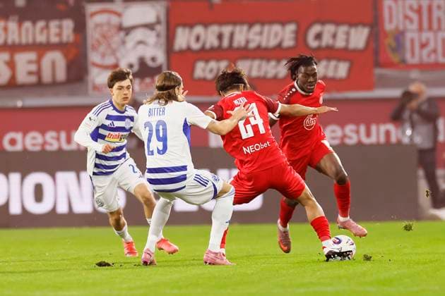 Fußball 3.Liga, 12.Spieltag, Saison 2025 2026, MSV Duisburg - Rot-Weiss Essen am 26.10.2025 in der Schauinsland-Reisen-Arena in Duisburg Franci Bouebari ( Rot-Weiss Essen )