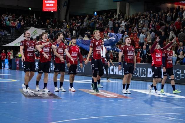 DAIKIN HBL: SG Flensburg-Handewitt vs HC Erlangen; 26.10.25 Jubel nach Sieg Team SG Flensburg-Handewitt DAIKIN HBL: SG Flensburg-Handewitt vs HC Erlangen, GP JOULE Arena am 26.10.25 Copyright: xBEAUTIFULxSPORTS MarioxM.xKobergx