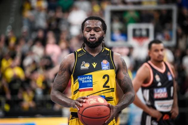 Tray Buchanan (MHP RIESEN Ludwigsburg, 02) - volle Konzentration vor Freiwurf GER, MHP Riesen Ludwigsburg vs. ratiopharm Ulm, easycredit BBL, Basketball, Bundesliga, 5. Spieltag, Spielzeit 2025 2026, 26.10.2025 GER, MHP Riesen Ludwigsburg vs. ratiopharm Ulm, easycredit BBL, Basketball, Bundesliga, 5. Spieltag, Spielzeit 2025 2026, 26.10.2025 Ludwigsburg Copyright: xSandyxDinkelackerx EP_SDR