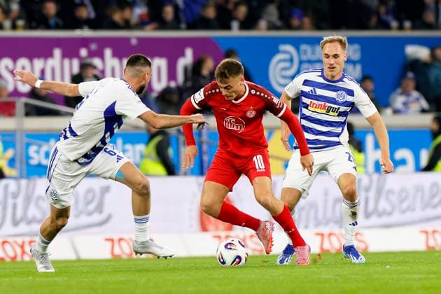 Fußball 3.Liga, 12.Spieltag, Saison 2025 2026, MSV Duisburg - Rot-Weiss Essen am 26.10.2025 in der Schauinsland-Reisen-Arena in Duisburg Marvin Obuz ( Rot-Weiss Essen )