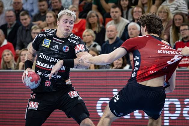 DAIKIN HBL: SG Flensburg-Handewitt vs HC Erlangen; 26.10.25 Marek Nissen (Nr.06, HC Erlangen) gegen Niclas Kirkeløkke (Nr.05, SG Flensburg-Handewitt) DAIKIN HBL: SG Flensburg-Handewitt vs HC Erlangen, GP JOULE Arena am 26.10.25 Copyright: xBEAUTIFULxSPORTS MarioxM.xKobergx