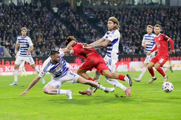 Fußball 3.Liga, 12.Spieltag, Saison 2025 2026, MSV Duisburg - Rot-Weiss Essen am 26.10.2025 in der Schauinsland-Reisen-Arena in Duisburg Kaito Mizuta ( Rot-Weiss Essen )